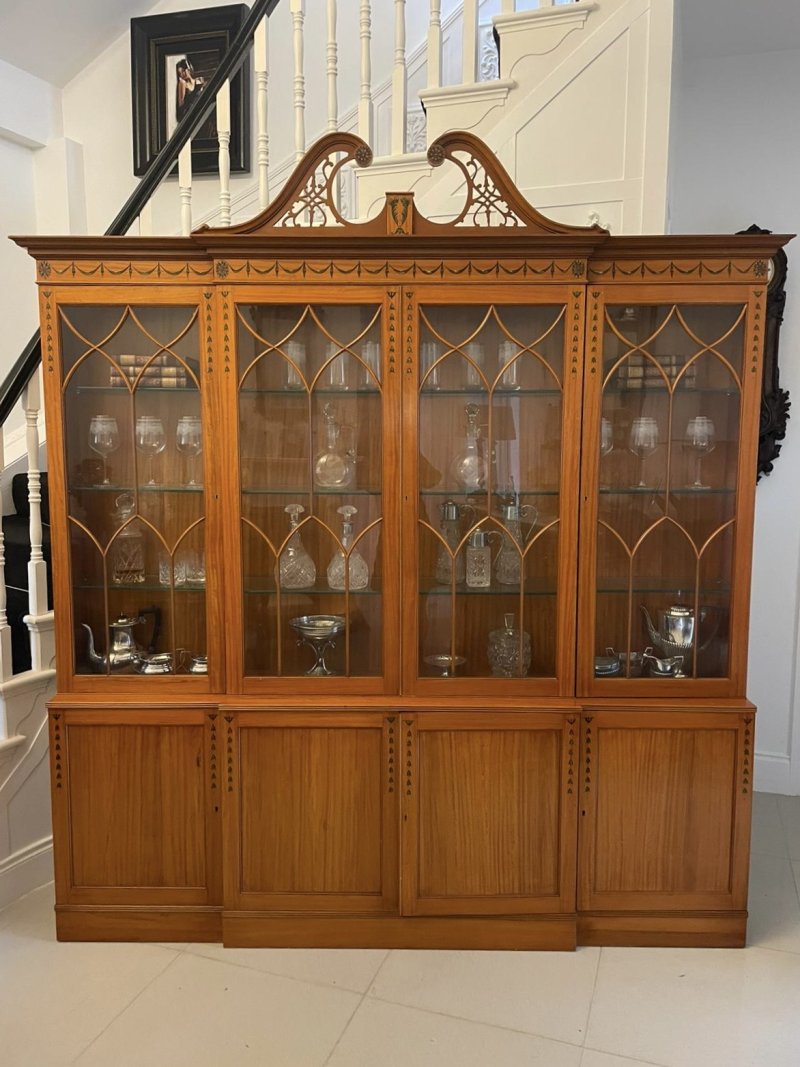 Large Quality Satinwood Astral Glazed Breakfront Display Cabinet with Original Painted Decoration - Image 4